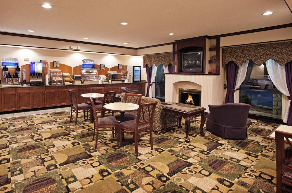 Holiday Inn Express Hotel & Suites Circleville By Ihg Bagian luar foto
