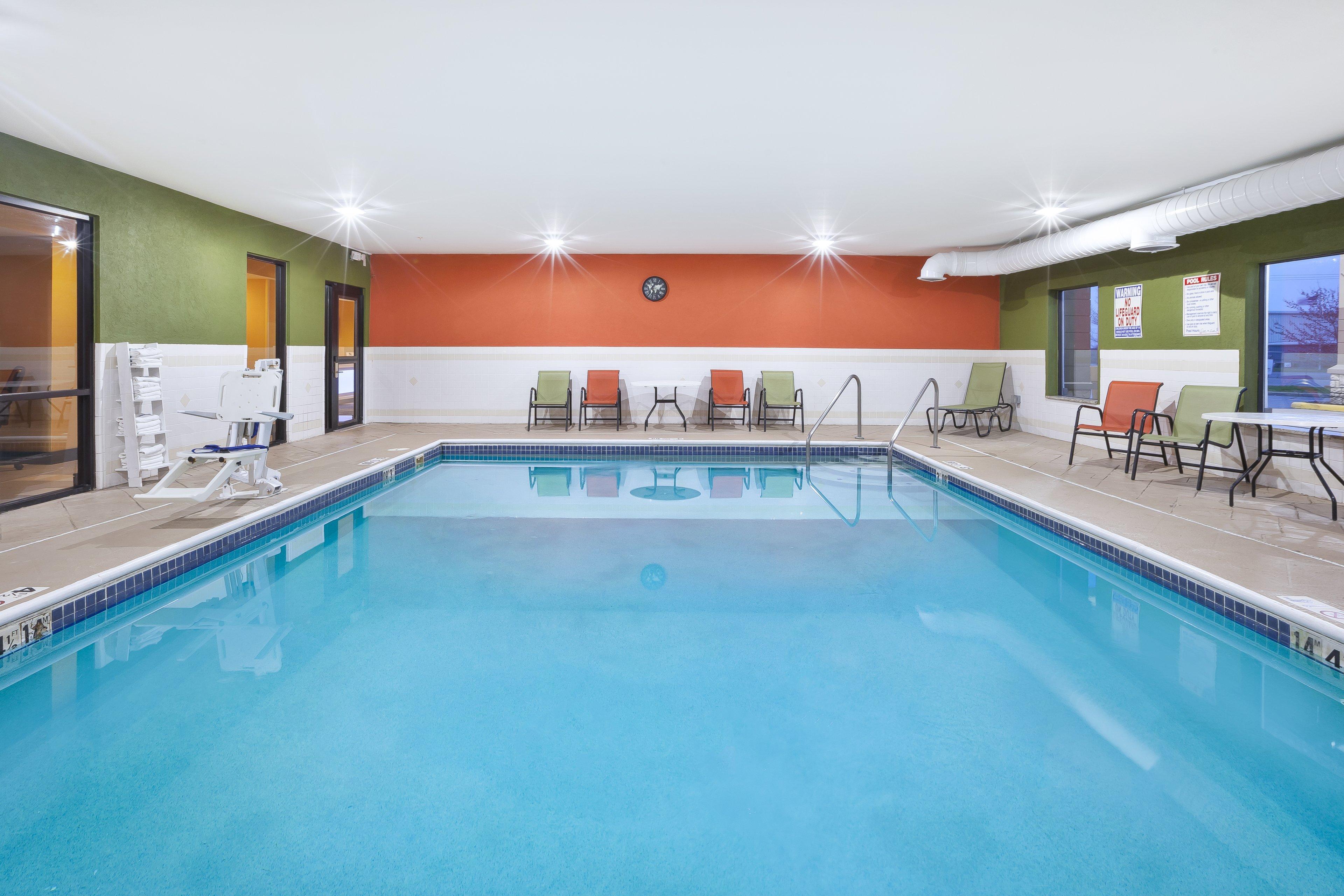Holiday Inn Express Hotel & Suites Circleville By Ihg Bagian luar foto